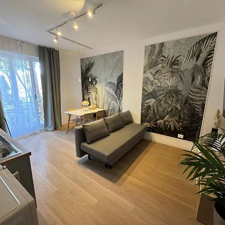 Elios Living - Modern Comfort, Walking Distance To Center & 200m To The