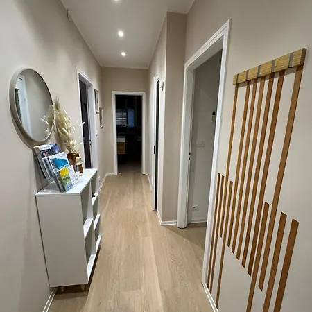 Апартаменты Elios Living - Modern Comfort, Walking Distance To Center & 200m To The