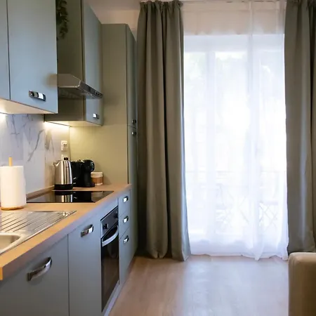 Elios Living - Modern Comfort, Walking Distance To Center & 200m To The Апартаменты