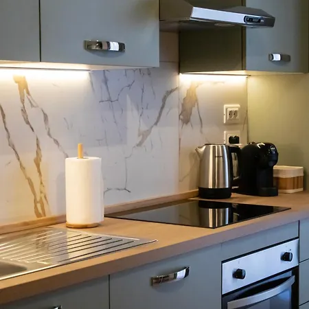Апартаменты Elios Living - Modern Comfort, Walking Distance To Center & 200m To The Бордигера