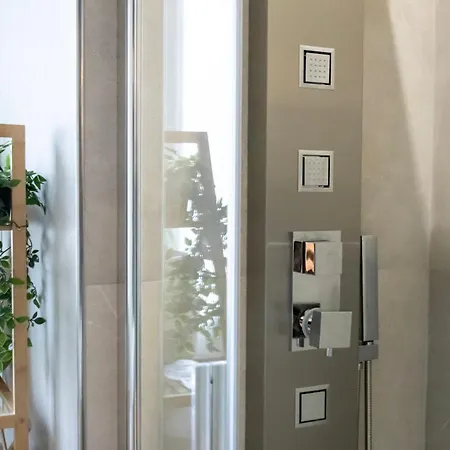 Elios Living - Parcheggio Privato, Vicino Al Centro, 200m Dal Mare شقة
