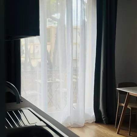 Elios Living - Vicino Al Centro, Mare A 2 Passi , Parcheggio Privato * Bordighera
