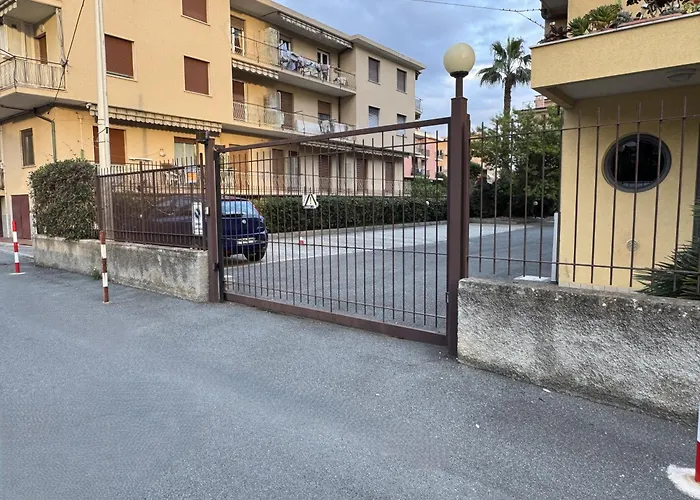 Elios Living - Parcheggio Privato, Vicino Al Centro, 200m Dal Mare Apartamento Bordighera